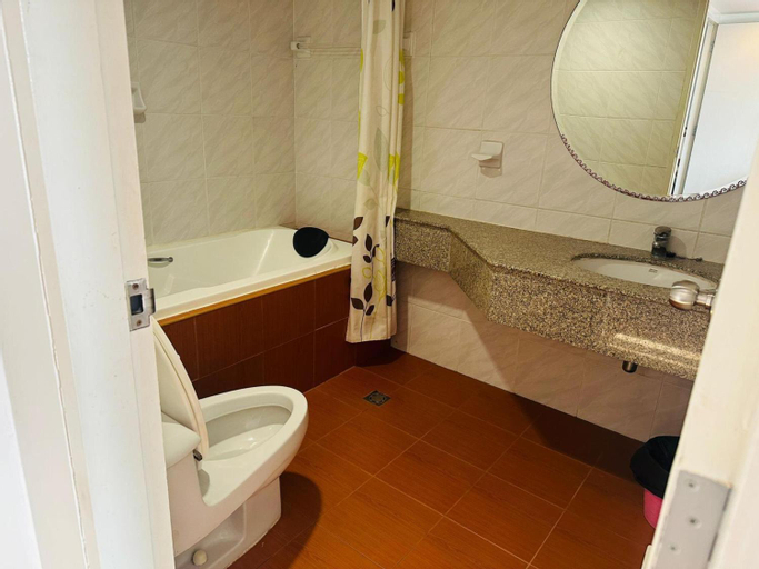 Bathroom 9