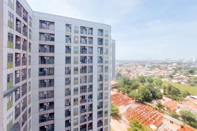 Exterior & Views, Warm And Spacious Combined Unit 2Br At Serpong Greenview Apartment, South Tangerang