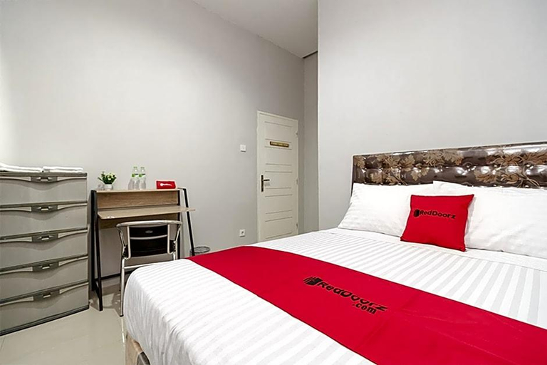 Bedroom 2, Formerly RedDoorz @ Jalan Demang Lebar Raya, Palembang