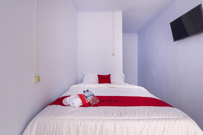 Bedroom 3, Formerly RedDoorz Syariah @ Bondowoso City Center, Bondowoso