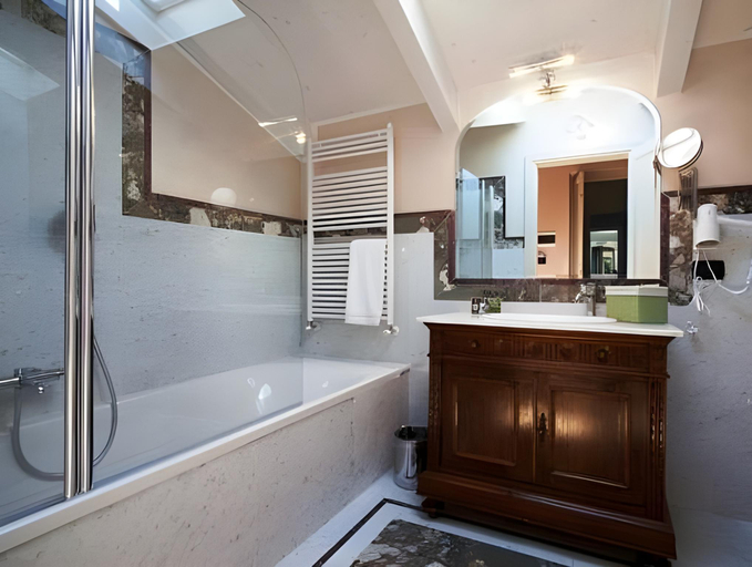 Bathroom 4, Villa Belverde Boutique Hotel-NEW, Massa Carrara