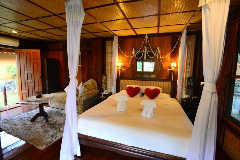 Bedroom 2, Viang Yonok Hotel Restaurant Sports Club, Chiang Saen