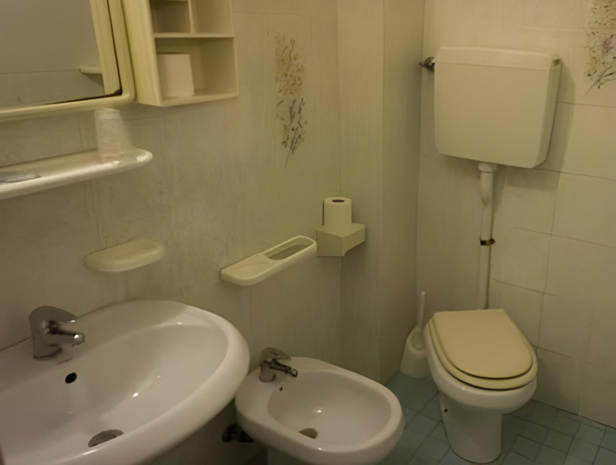 Bathroom 2, Hotel Nord Est, Rimini