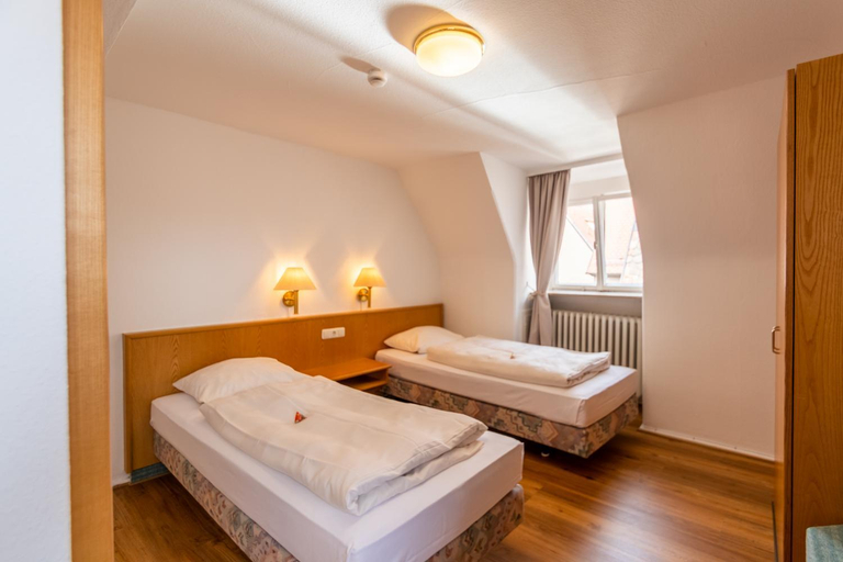 Bedroom 4, Hotel-Restaurant am weißen Turm Self Check-in, Ansbach