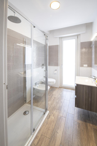 Bathroom 3, Hotel Brennero, Verona