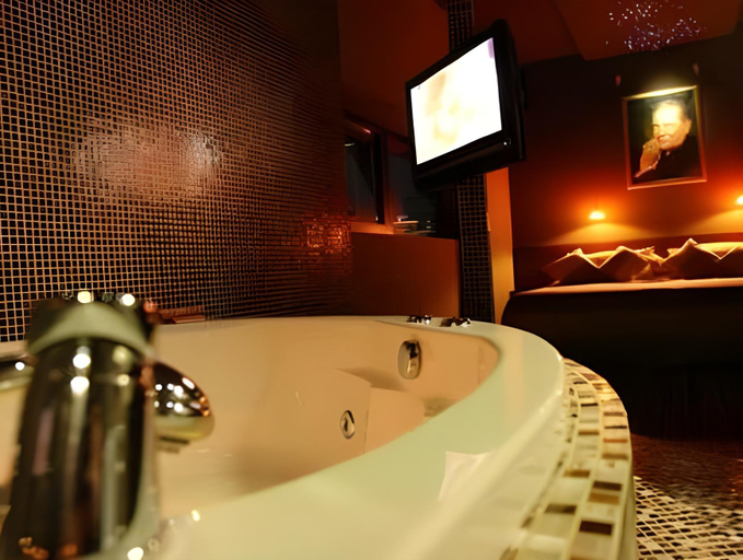 Bathroom 4, Design Hotel Mr. President Garni, Belgrade