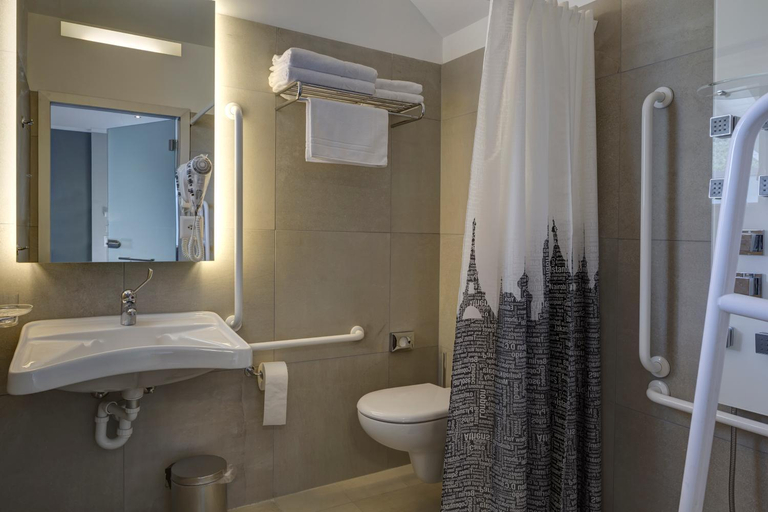 Bathroom 3, Hotel Liberty Self Check-in, Bellinzona