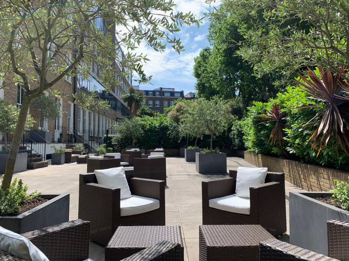 Food & Drinks, Templeton Place, London