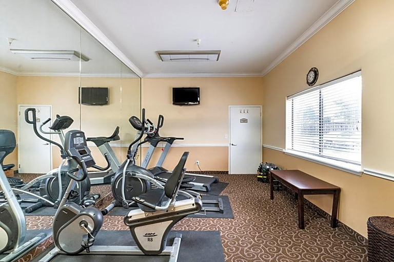 Exterior & Views 5, Americas Best Value Inn & Suites, Fort Bend