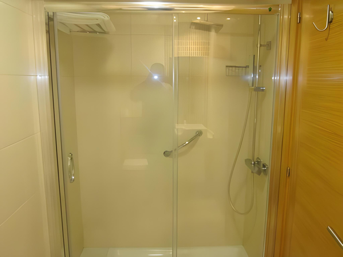 Bathroom 5, Hotel Restaurante Loureiro, Pontevedra