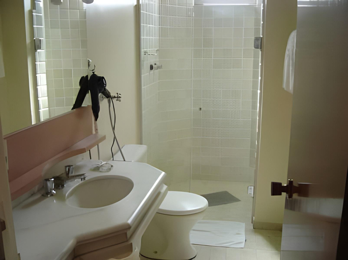 Bathroom 3, Fenix Hotel Pouso Alegre, Pouso Alegre