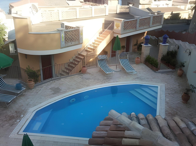 Others 4, B&B Villa Cristina, Messina