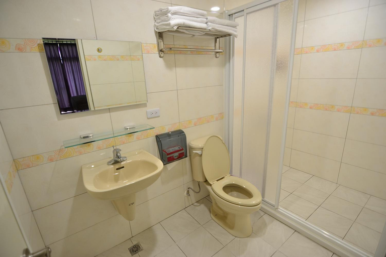 Bathroom 3, Home Coming, Pingtung