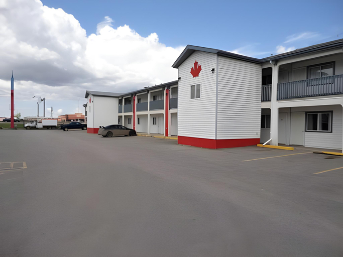 Exterior & Views 2, Canadian Motor Inn, Division No. 19