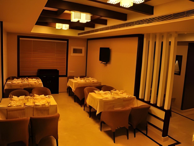 Food & Drinks 2, Cochin Seaport Hotel, Ernakulam