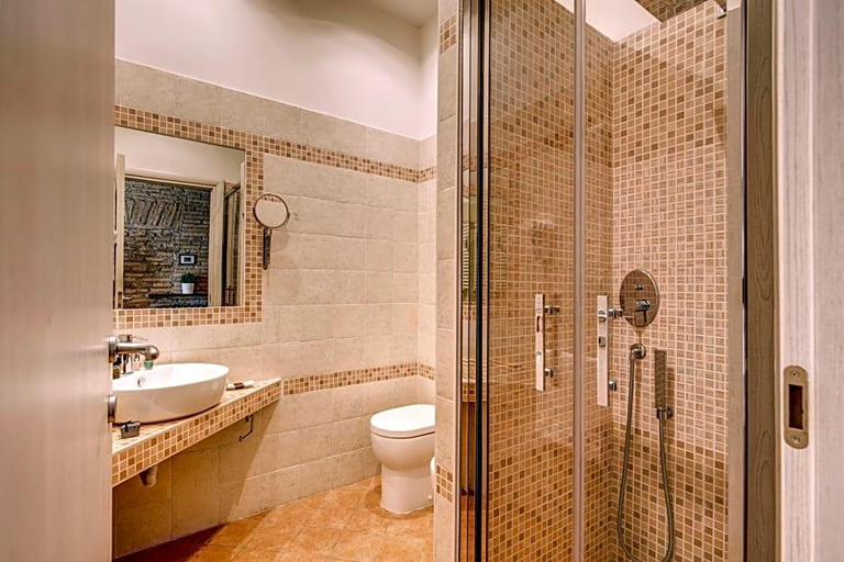 Bathroom 3, Piazza Di Spagna Comfort Rooms, Roma
