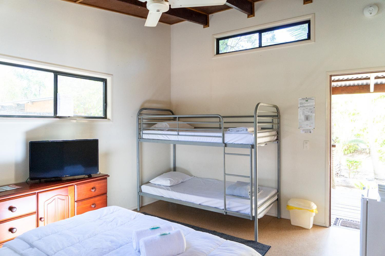 Bedroom 3, 1770 Southern Cross Backpackers, Miriam Vale