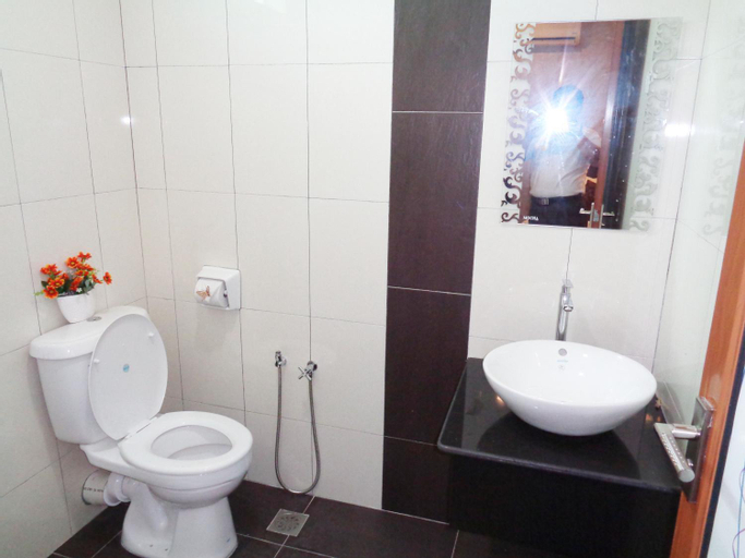 Bathroom 4