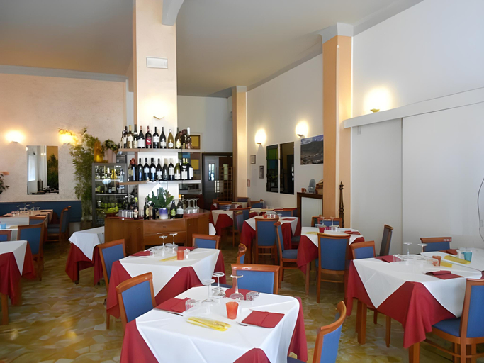 Food & Drinks 5, Albergo La Vela, Genova