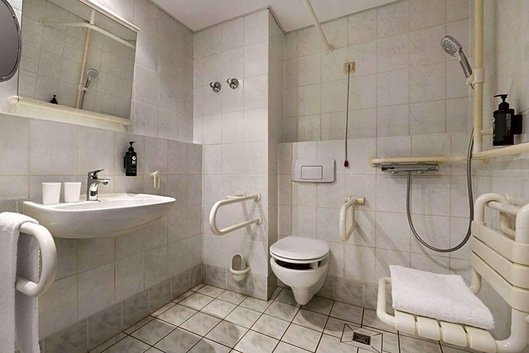 Bathroom 4, Good Morning Halle Leipzig, Saalekreis