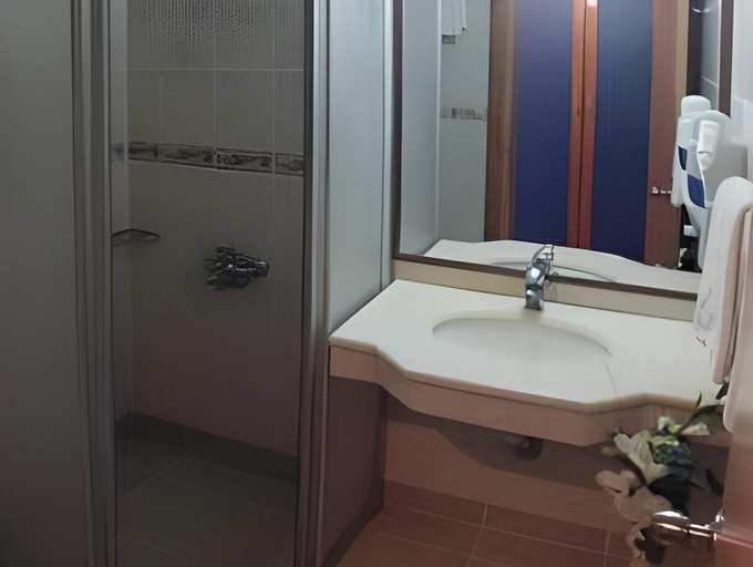 Bathroom 2, Hotel Doruk, Fethiye