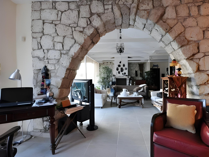 Others 4, Sedirli Ev, Çeşme