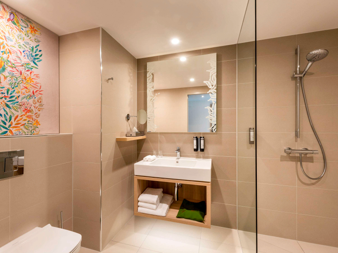 Bathroom 5, Mövenpick Hotel Stuttgart Messe & Congress, Esslingen