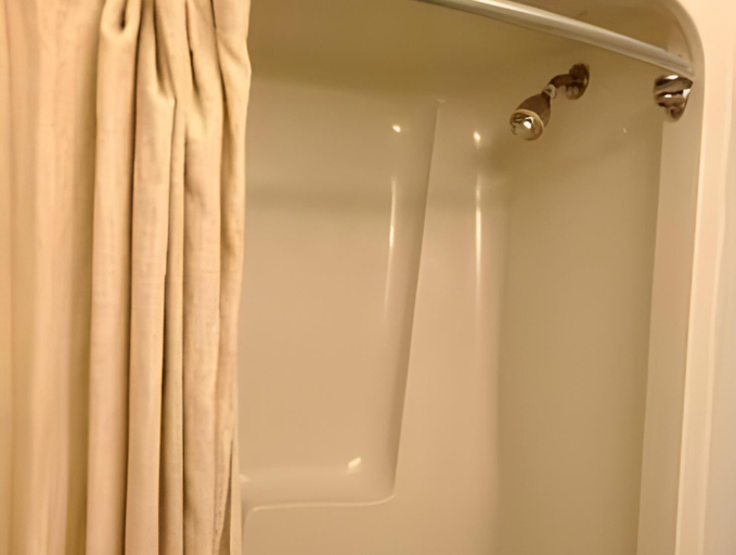 Bathroom 4, Knights Inn Lindsay, Kawartha Lakes