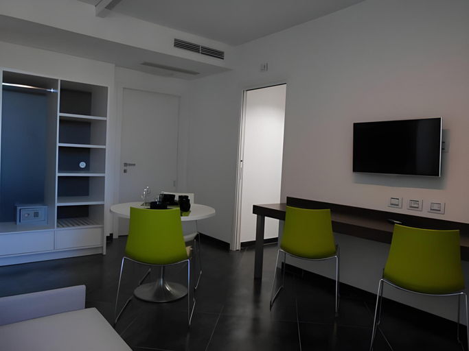 Others 5, 57 Reshotel Orio, Bergamo
