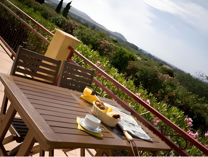 Others 5, Residence Padro, Haute-Corse