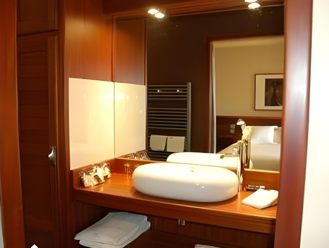 Bathroom 4, Hotel de la Plage, Landes