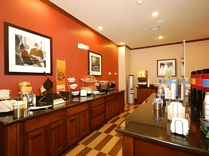 Food & Drinks 5, Hampton Inn and Suites by Hilton Borger, Hutchinson