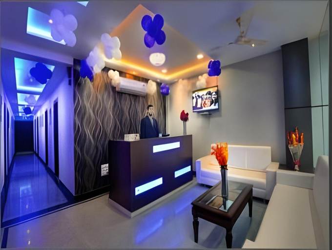 Others 5, Hotel Riviera, Agra