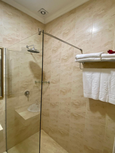 Bathroom 3, Boutique Hotel Deluxe, Kamianets'-Podil's'ka