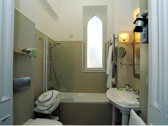 Bathroom 5, Hotel Villa Astra, Lovran