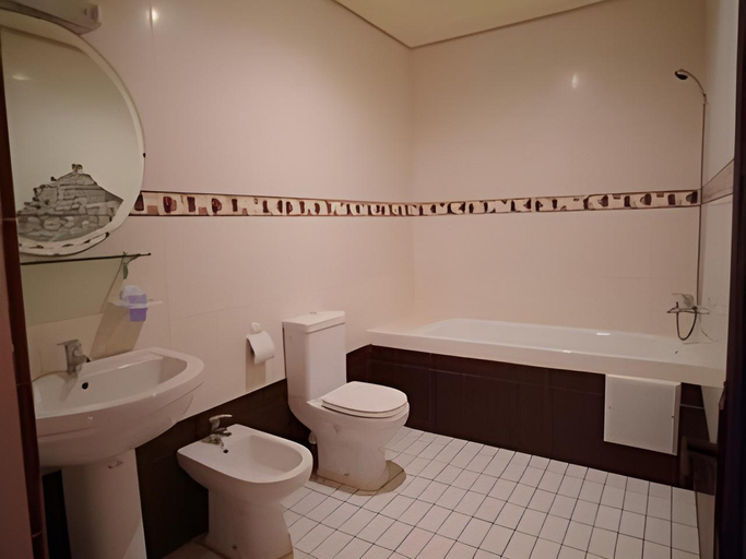 Bathroom 2, Hotel La Kasbah, Ouarzazate