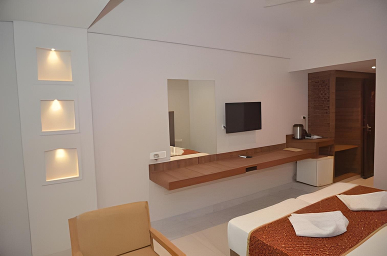 Bathroom 5, Lake View Resort, Pune