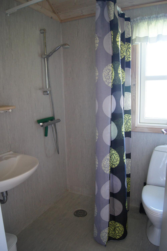 Bathroom 2, Gl. Klitgaard Camping & Cottages, Hjørring