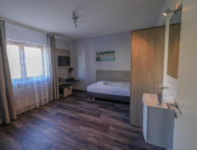 Bedroom 3, Landgasthof-Bikerhotel Arnold, Waldeck-Frankenberg