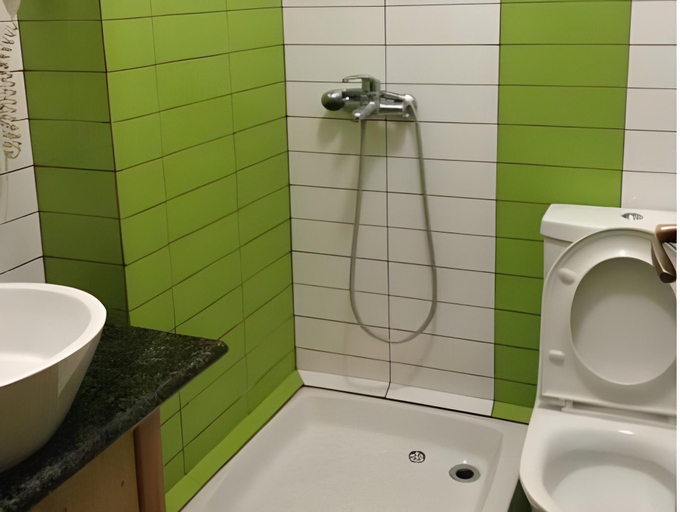Bathroom 5, Hotel Livia, Tiranës