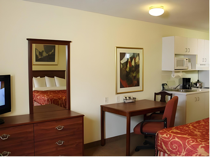 Others 4, InTown Suites Bowling Green, Warren