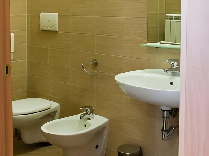 Bathroom 3, Roma Scout Center, Rome