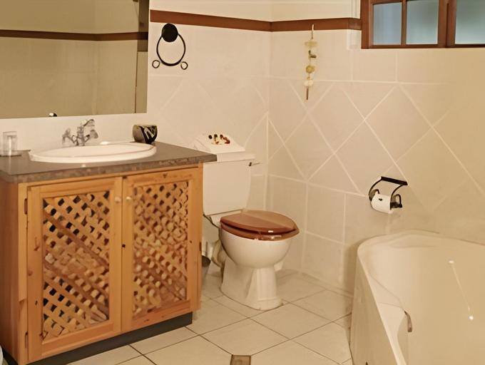 Bathroom 3, Khaya Africa Lodge, City of Johannesburg