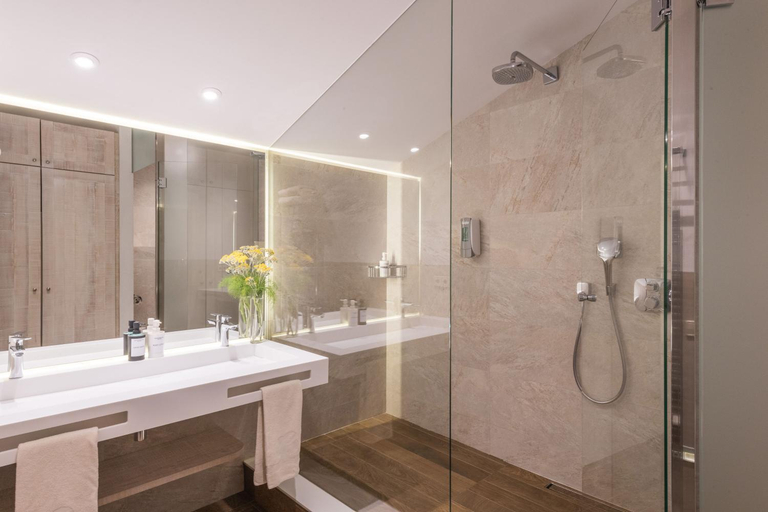 Bathroom 5, Monnaber Vell, Baleares