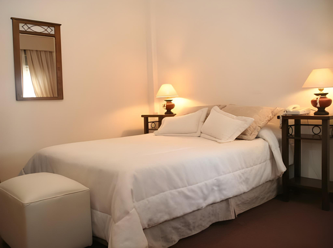 Bedroom 2, Hotel Ariosto, Capital