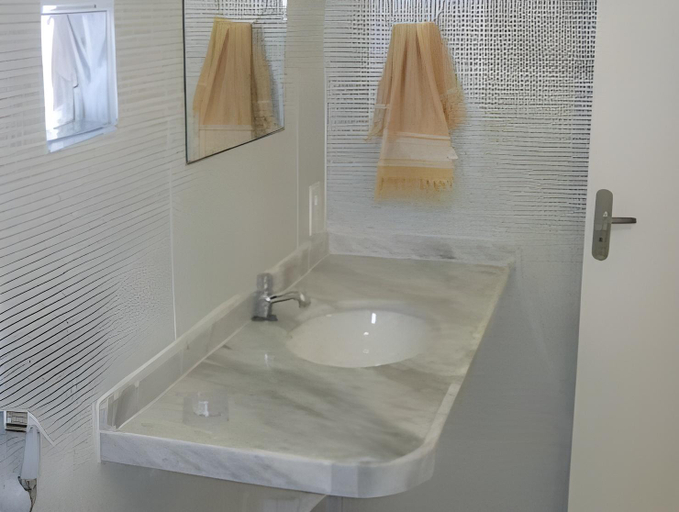 Bathroom 2, Albergaria Hostel, Fortaleza