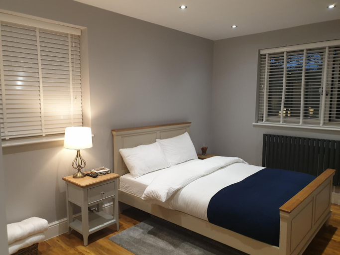 Others 5, Arsenal Highbury & Islington Beautifully Presented, London