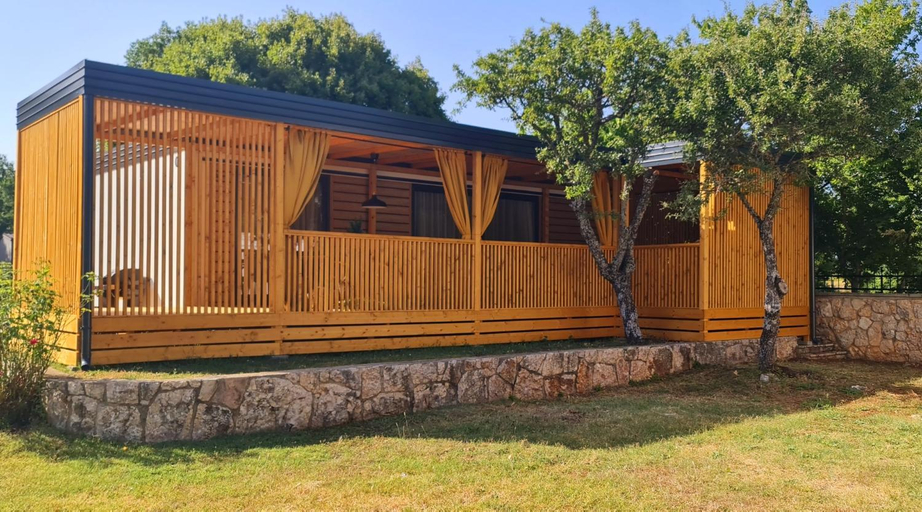 Exterior view 3, Mobile home Luka, Obrovac