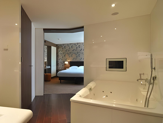 Bathroom 4, Van der Valk Hotel Rotterdam Ridderkerk, Ridderkerk