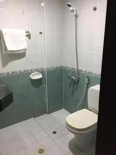 Bathroom 2, Simba Hotel, Dubai